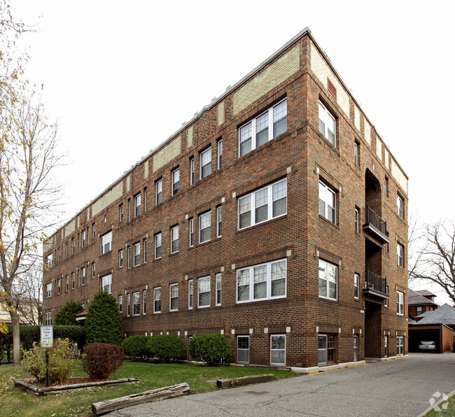 Primary Photo - 310 4th Ave S