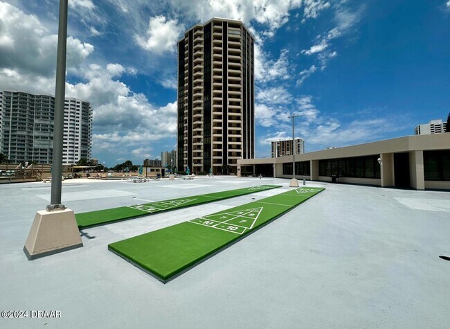 Building Photo - 1 Oceans W Blvd