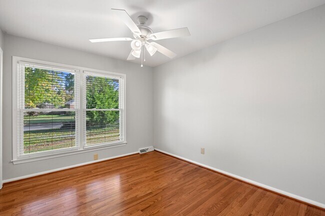 Building Photo - 3803 Derbyshire Dr