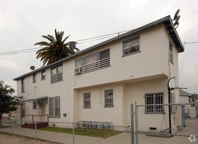 Building Photo - 1047 E 33rd St