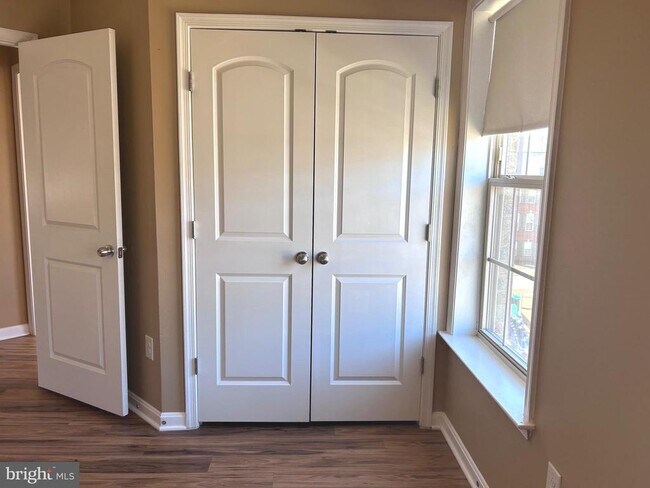 Building Photo - 9623 Smithview Pl