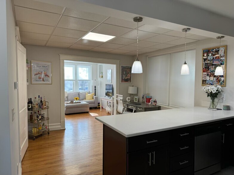 Building Photo - 909 Saint Rita Ave