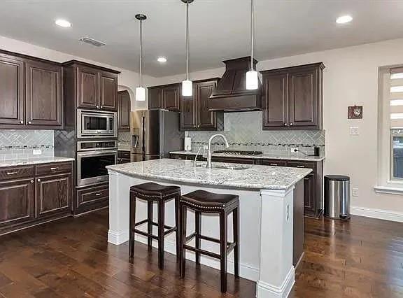 Building Photo - 913 Yarrow St