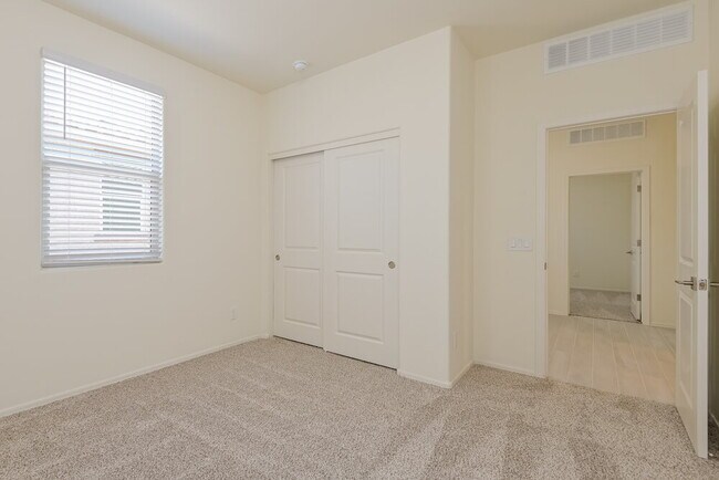 Building Photo - 12174 W Charismatic Dr
