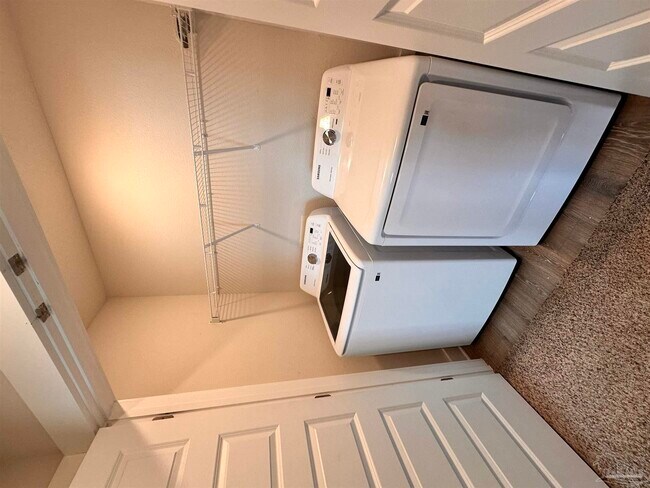 Building Photo - 1542 Iroquois Ct