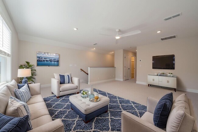 Building Photo - 55+ Del Webb community in Fuquay Varina with tons of amenities! -Available Now!