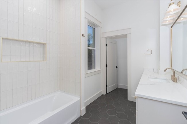 Building Photo - 3964 Hogan Dr