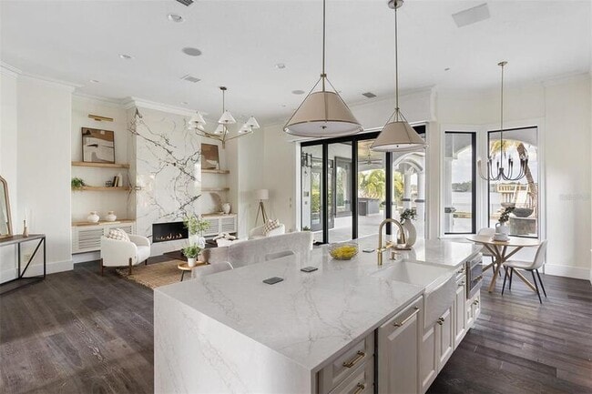 Building Photo - 801 W 2nd Ave