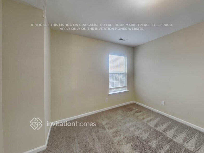 Building Photo - 733 Carly Court