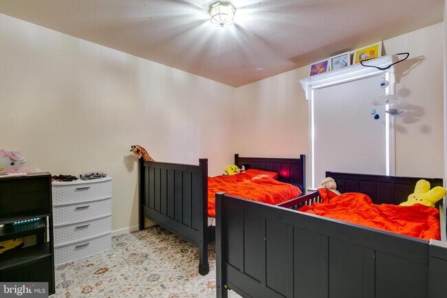 Building Photo - 3915 Clares Ct