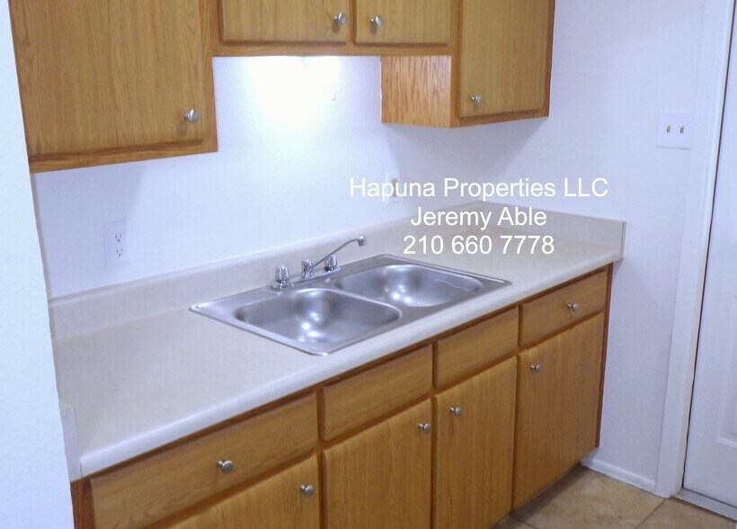 Building Photo - 313 Tarasco St