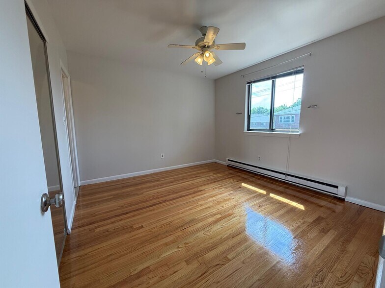 Building Photo - 3 Arizona Terrace