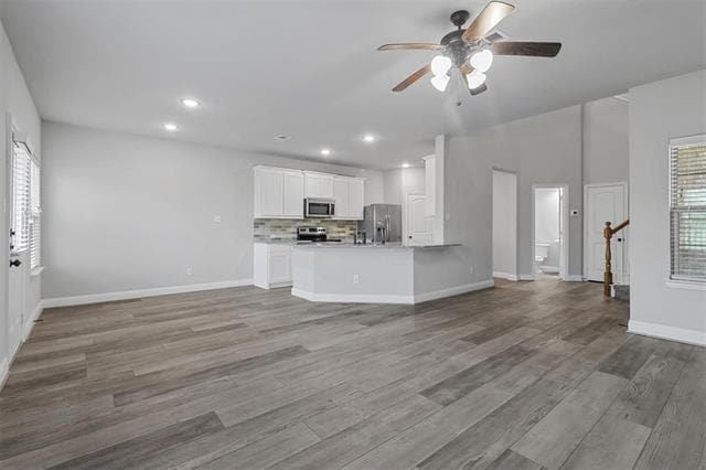 Building Photo - 708 Amber Dr