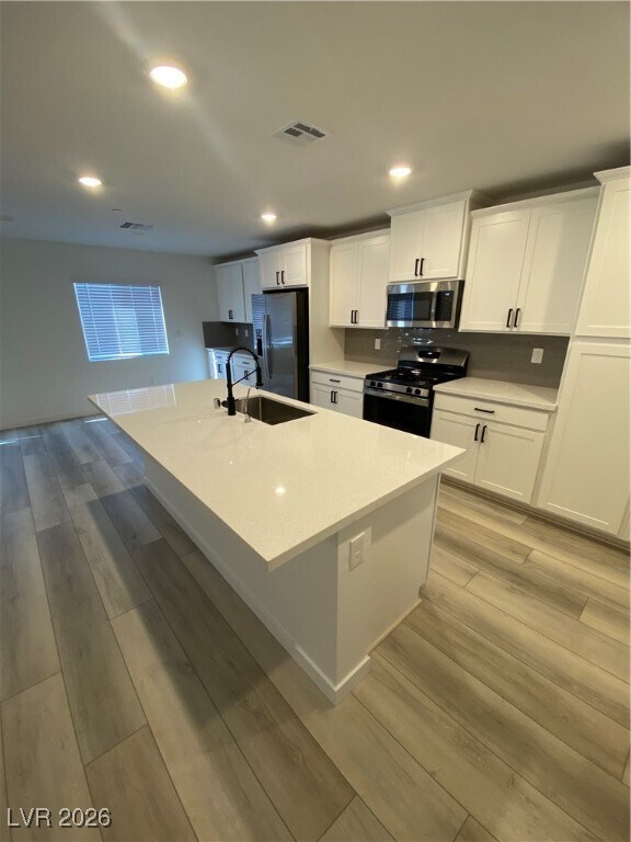 Building Photo - 9215 Sky Pointe Dr