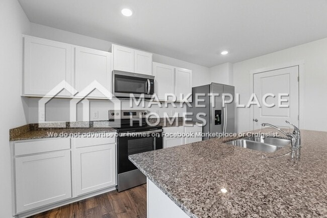 Building Photo - 4151 Hines Ln NE