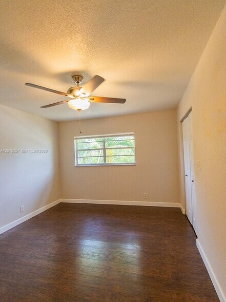 Building Photo - 4648 NW 9th Dr