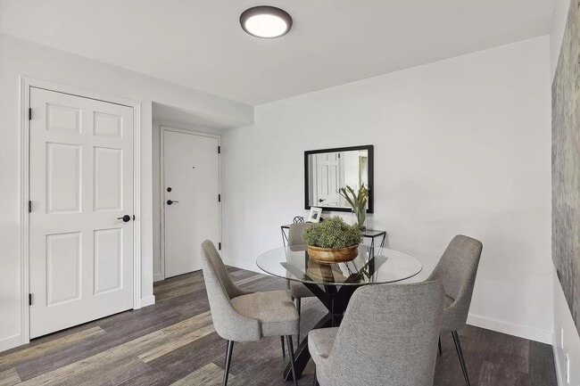 Building Photo - Fernbrook Apartments