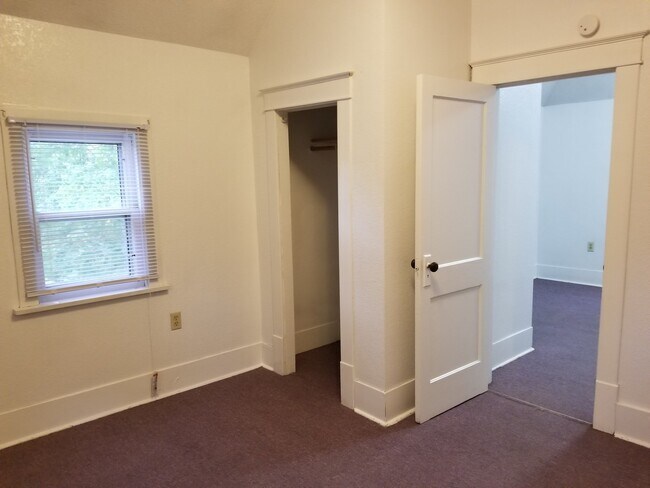 Building Photo - 1509 Norwood St