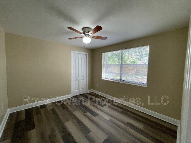 Building Photo - 1216 Hartsell Ave