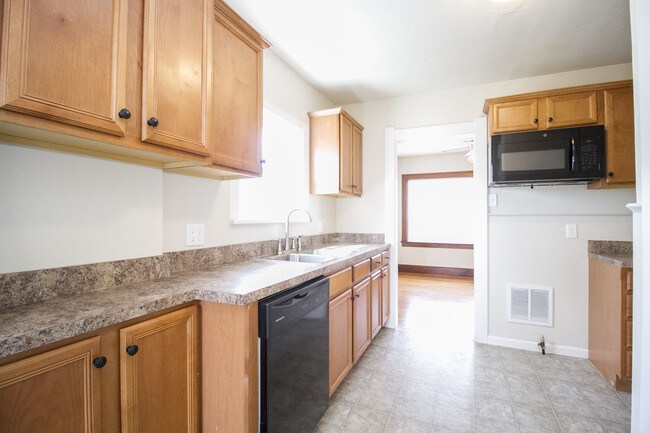 Building Photo - 306 E Northgate Pkwy