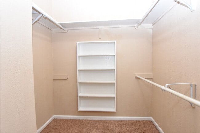 Building Photo - 114 Mc Kinney Ln