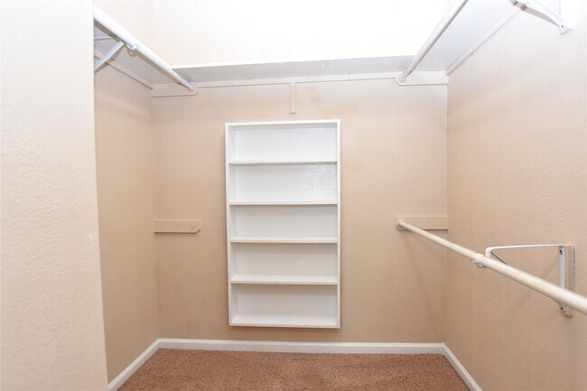 Building Photo - 405 Mc Kinney Ln