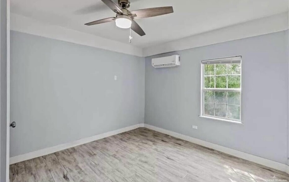 Building Photo - 730 N Dahlia St