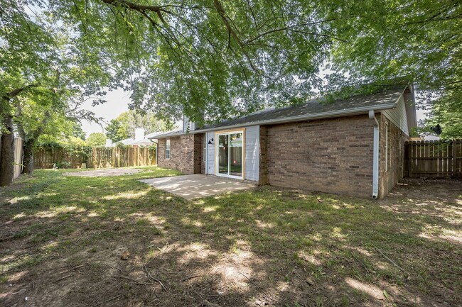 Building Photo - 3/ 2 Home For Rent!