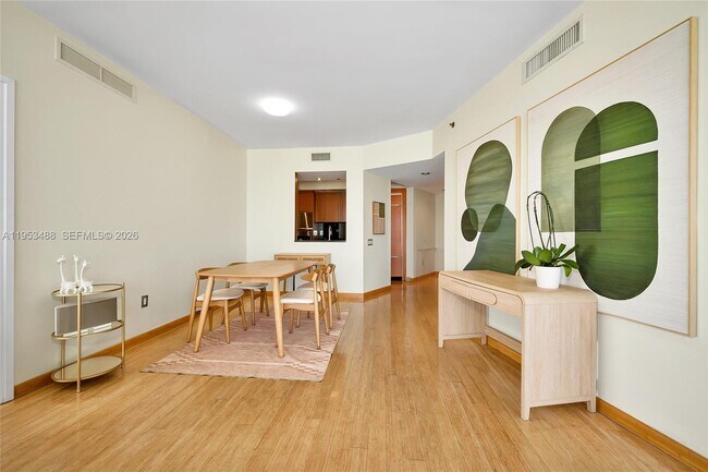 Building Photo - 450 Alton Rd