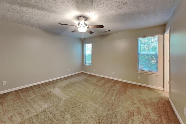 Building Photo - 628 Bluff Dr