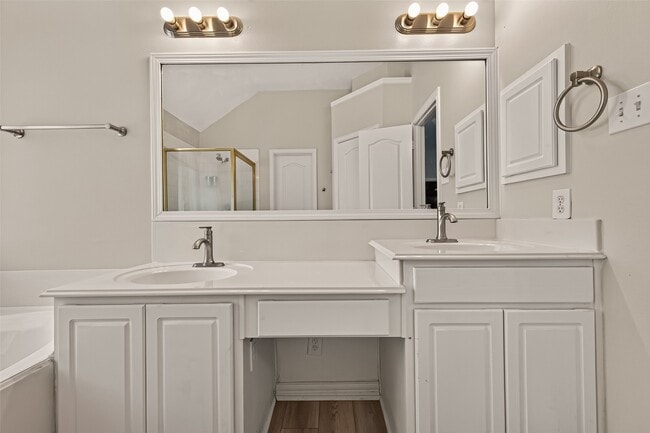 Building Photo - 2607 Plantation Hollow Ct