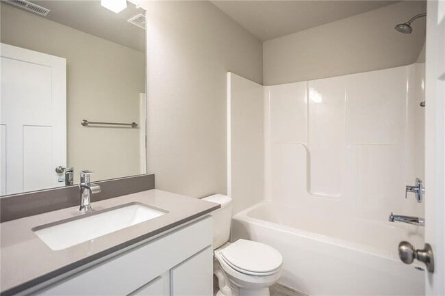 full bathroom - 17107 Blue Sage Ln