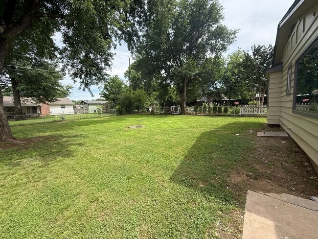 Building Photo - Broken Arrow Fully Remodeled Dream Home 3 Bedroom