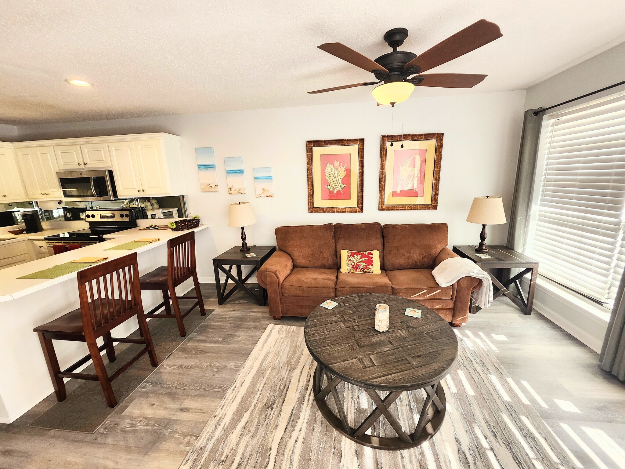 Building Photo - 17462 Front Beach Rd