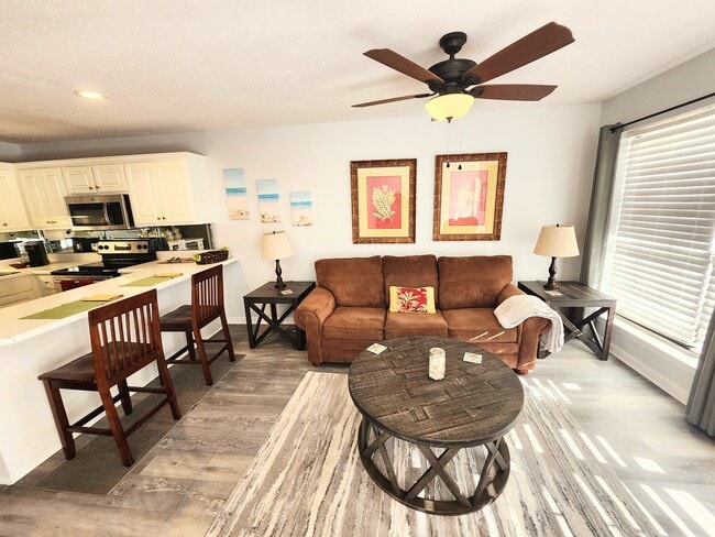 Building Photo - 17462 Front Beach Rd