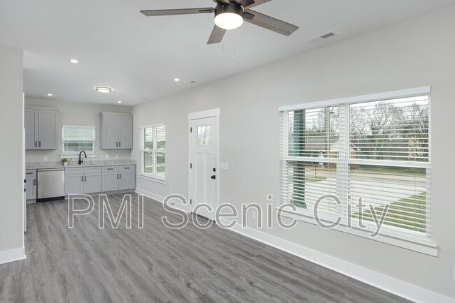Building Photo - 4207 Willard Dr