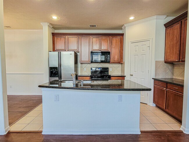 Building Photo - 3611 Cedar Flats Ln