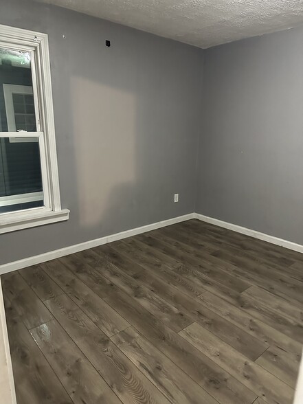 Bedroom 3 - 405 Blatchley Ave