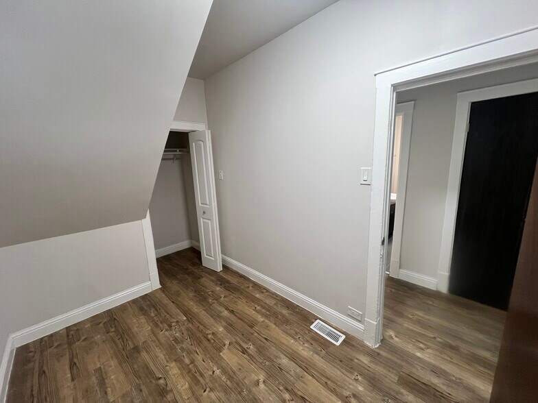 Building Photo - 8208 S South Shore Dr