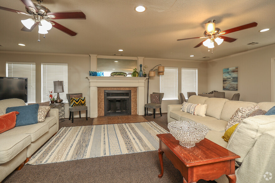Clubroom - The Greens at Owasso I/II