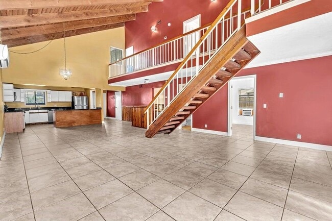 Building Photo - 2438 Southridge Rd