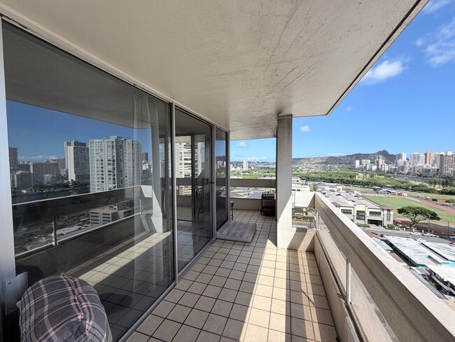 Building Photo - Spacious 2-Bedroom Condo with Diamond Head Views & 2 Parking Stalls at Ala Wai Plaza Skyrise