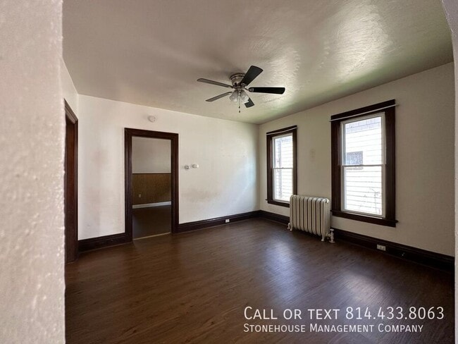 Building Photo - 544 E 24th St