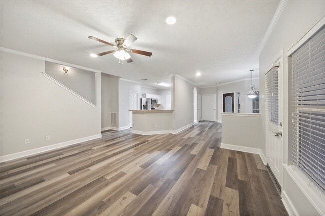 Building Photo - 6 Valewood Pl