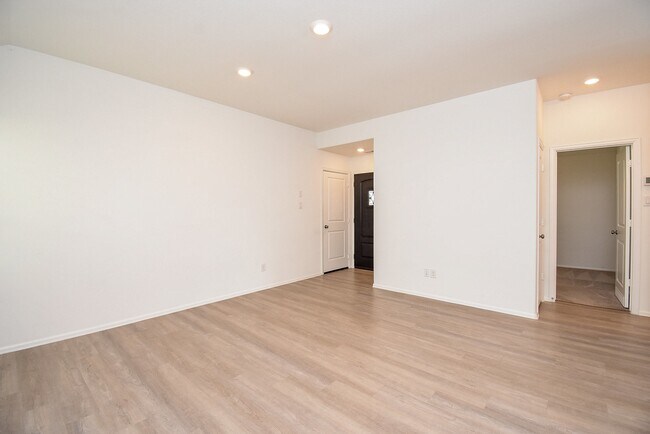 Building Photo - 18979 Buckley Oak Dr