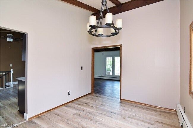 Building Photo - 381 Hickory Hill Rd