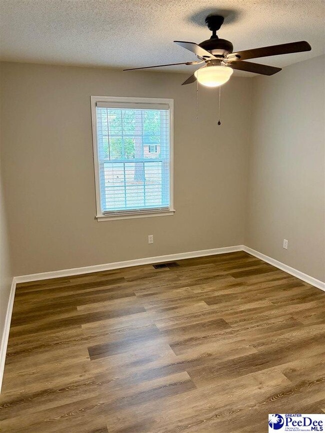 Building Photo - 1052 Wellington Dr