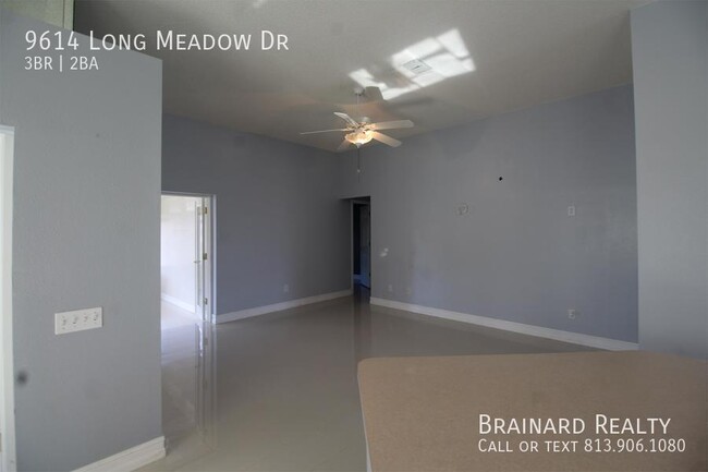 Building Photo - Spacious 3/2/2 with pond views for Rent