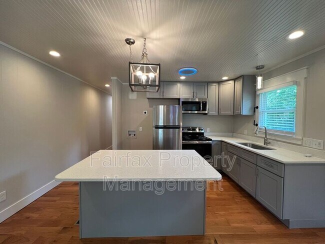 Building Photo - 1210 Gearwood Ave