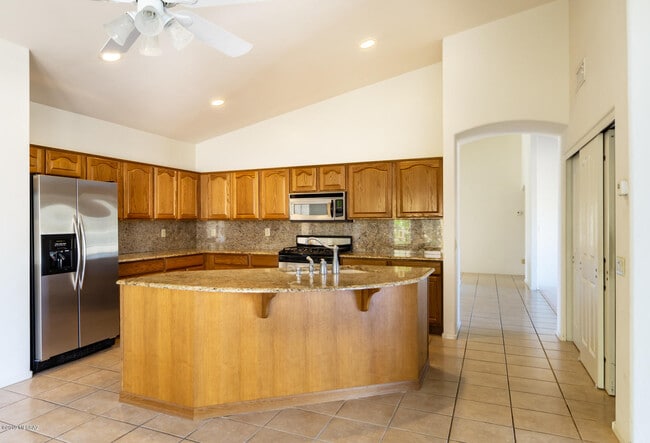 Building Photo - 38006 S Desert Highland Dr